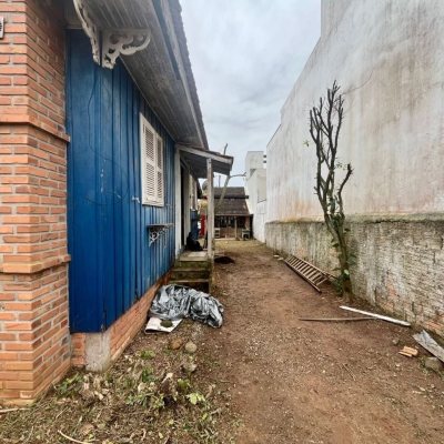 Casa Residencial com 116m², 3 quartos, 5 garagens, no bairro Rio Tavares em Florianópolis