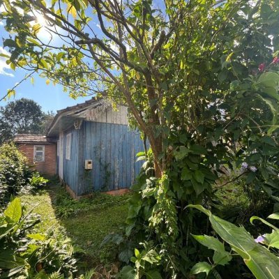 Casa Residencial com 116m², 3 quartos, 5 garagens, no bairro Rio Tavares em Florianópolis