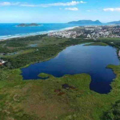 Casa Residencial com 116m², 3 quartos, 5 garagens, no bairro Rio Tavares em Florianópolis