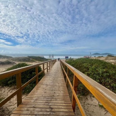 Casa Residencial com 116m², 3 quartos, 5 garagens, no bairro Rio Tavares em Florianópolis
