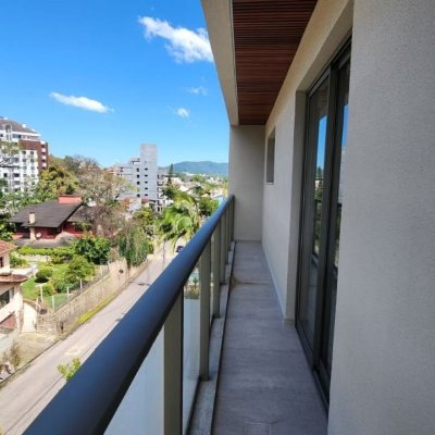 Apartamentos com 106m², 2 quartos, 2 suítes, 2 garagens, no bairro João Paulo em Florianópolis
