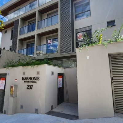 Apartamentos com 106m², 2 quartos, 2 suítes, 2 garagens, no bairro João Paulo em Florianópolis