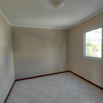Apartamentos com 67m², 2 quartos, 1 garagem, no bairro Pantanal em Florianópolis
