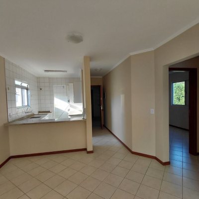 Apartamentos com 67m², 2 quartos, 1 garagem, no bairro Pantanal em Florianópolis