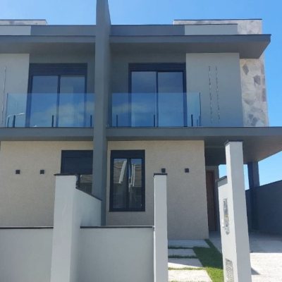 Casa Residencial com 170m², 4 quartos, 3 suítes, 2 garagens, no bairro Campeche em Florianópolis