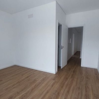 Casa Residencial com 170m², 4 quartos, 3 suítes, 2 garagens, no bairro Campeche em Florianópolis