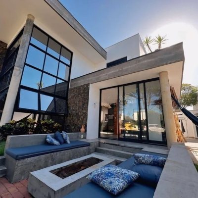 Casa em Condomínio com 275m², 4 quartos, 3 suítes, 6 garagens, no bairro Campeche em Florianópolis