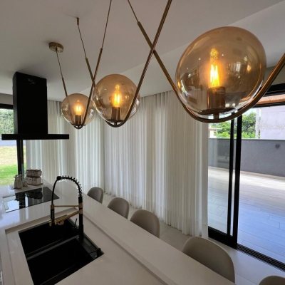 Casa em Condomínio com 225m², 3 quartos, 3 suítes, 2 garagens, no bairro Ingleses do Rio Vermelho em Florianópolis