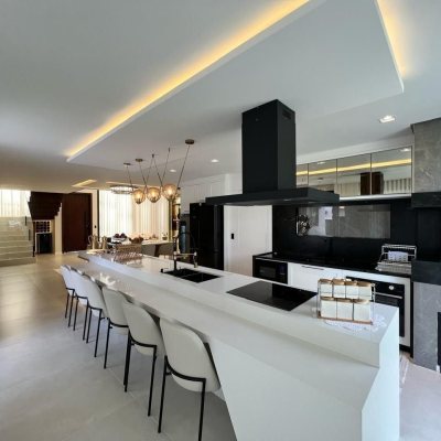 Casa em Condomínio com 225m², 3 quartos, 3 suítes, 2 garagens, no bairro Ingleses do Rio Vermelho em Florianópolis