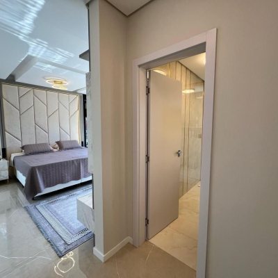 Casa em Condomínio com 225m², 3 quartos, 3 suítes, 2 garagens, no bairro Ingleses do Rio Vermelho em Florianópolis