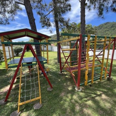 Casa em Condomínio com 185m², 4 quartos, 3 suítes, 2 garagens, no bairro Ponta Das Canas em Florianópolis