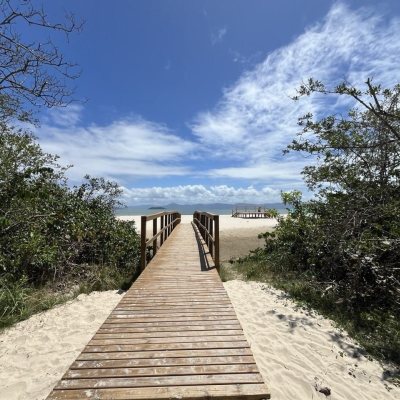 Casa em Condomínio com 185m², 4 quartos, 3 suítes, 2 garagens, no bairro Ponta Das Canas em Florianópolis