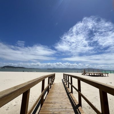 Casa em Condomínio com 185m², 4 quartos, 3 suítes, 2 garagens, no bairro Ponta Das Canas em Florianópolis