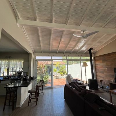 Casa em Condomínio com 185m², 4 quartos, 3 suítes, 2 garagens, no bairro Ponta Das Canas em Florianópolis