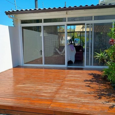 Casa em Condomínio com 185m², 4 quartos, 3 suítes, 2 garagens, no bairro Ponta Das Canas em Florianópolis