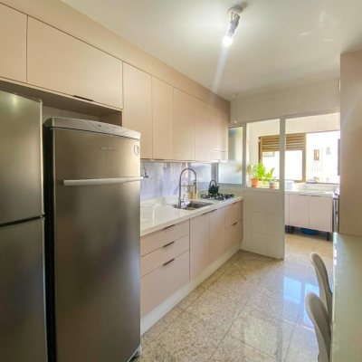 Apartamentos com 106m², 3 quartos, 1 suíte, 2 garagens, no bairro Estreito em Florianópolis