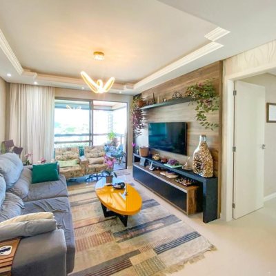 Apartamentos com 106m², 3 quartos, 1 suíte, 2 garagens, no bairro Estreito em Florianópolis