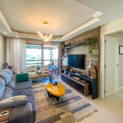 Apartamentos com 106m², 3 quartos, 1 suíte, 2 garagens, no bairro Estreito em Florianópolis