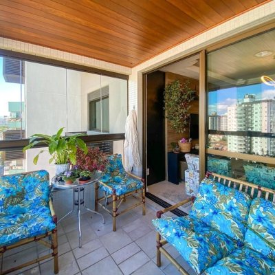 Apartamentos com 106m², 3 quartos, 1 suíte, 2 garagens, no bairro Estreito em Florianópolis