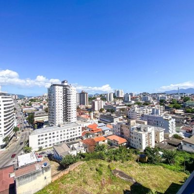 Apartamentos com 106m², 3 quartos, 1 suíte, 2 garagens, no bairro Estreito em Florianópolis
