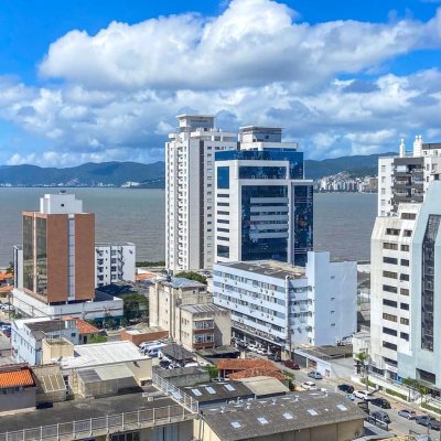 Apartamentos com 106m², 3 quartos, 1 suíte, 2 garagens, no bairro Estreito em Florianópolis