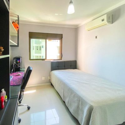 Apartamentos com 106m², 3 quartos, 1 suíte, 2 garagens, no bairro Estreito em Florianópolis