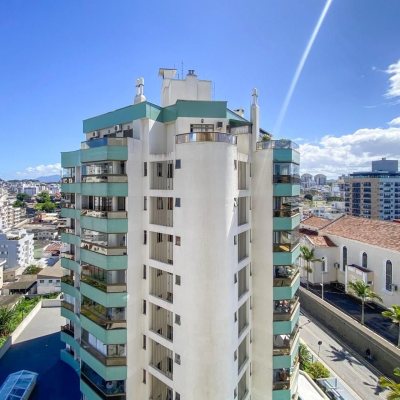 Apartamentos com 106m², 3 quartos, 1 suíte, 2 garagens, no bairro Estreito em Florianópolis