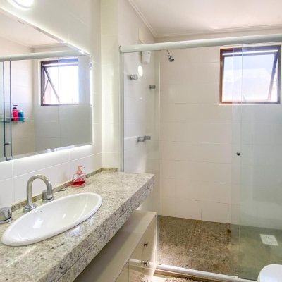 Apartamentos com 106m², 3 quartos, 1 suíte, 2 garagens, no bairro Estreito em Florianópolis