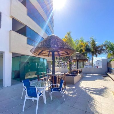 Apartamentos com 106m², 3 quartos, 1 suíte, 2 garagens, no bairro Estreito em Florianópolis