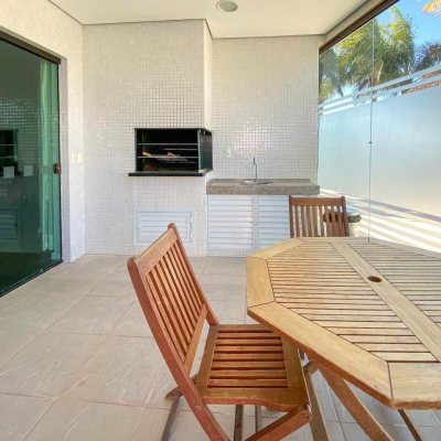 Apartamentos com 106m², 3 quartos, 1 suíte, 2 garagens, no bairro Estreito em Florianópolis