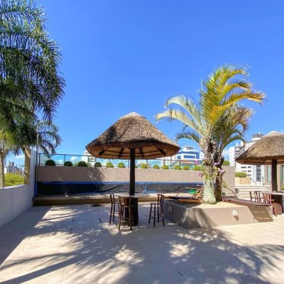 Apartamentos com 106m², 3 quartos, 1 suíte, 2 garagens, no bairro Estreito em Florianópolis