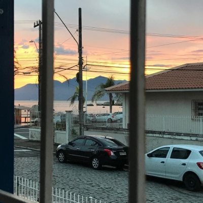 Apartamentos com 84m², 3 quartos, 1 suíte, 1 garagem, no bairro Coqueiros em Florianópolis