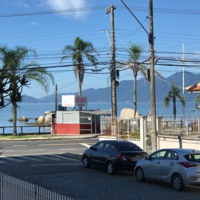 Apartamentos com 84m², 3 quartos, 1 suíte, 1 garagem, no bairro Coqueiros em Florianópolis