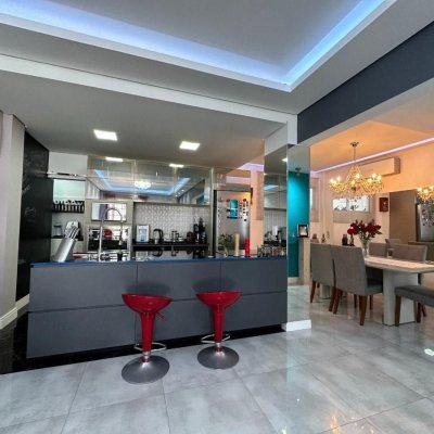 Apartamentos com 84m², 3 quartos, 1 suíte, 1 garagem, no bairro Coqueiros em Florianópolis