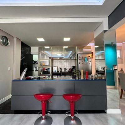 Apartamentos com 84m², 3 quartos, 1 suíte, 1 garagem, no bairro Coqueiros em Florianópolis