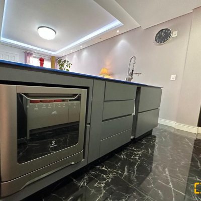 Apartamentos com 84m², 3 quartos, 1 suíte, 1 garagem, no bairro Coqueiros em Florianópolis