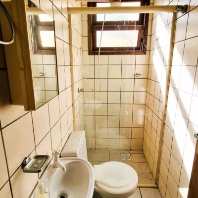 Casa Residencial com 207m², 3 quartos, 1 suíte, 2 garagens, no bairro Roçado em São José