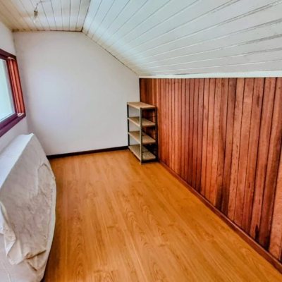 Casa Residencial com 207m², 3 quartos, 1 suíte, 2 garagens, no bairro Roçado em São José