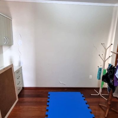 Casa Residencial com 207m², 3 quartos, 1 suíte, 2 garagens, no bairro Roçado em São José