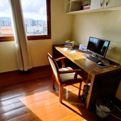 Casa Residencial com 207m², 3 quartos, 1 suíte, 2 garagens, no bairro Roçado em São José