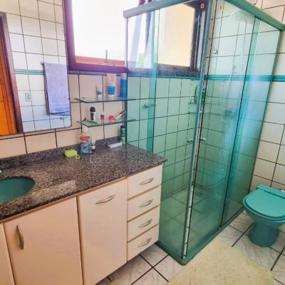 Casa Residencial com 207m², 3 quartos, 1 suíte, 2 garagens, no bairro Roçado em São José