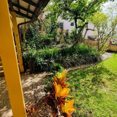 Casa Residencial com 207m², 3 quartos, 1 suíte, 2 garagens, no bairro Roçado em São José