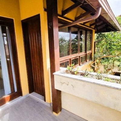 Casa Residencial com 207m², 3 quartos, 1 suíte, 2 garagens, no bairro Roçado em São José