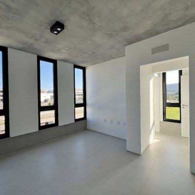 Casa em Condomínio com 183m², 3 quartos, 3 suítes, 2 garagens, no bairro Ingleses do Rio Vermelho em Florianópolis