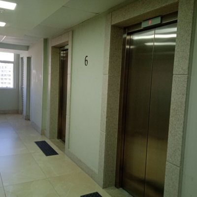 Sala com 25m², 1 garagem, no bairro Estreito em Florianópolis