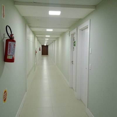 Sala com 25m², 1 garagem, no bairro Estreito em Florianópolis