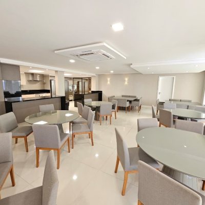 Apartamentos com 95m², 3 quartos, 1 suíte, 2 garagens, no bairro Jurerê em Florianópolis