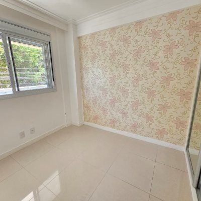 Apartamentos com 95m², 3 quartos, 1 suíte, 2 garagens, no bairro Jurerê em Florianópolis