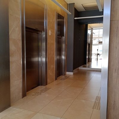 Sala com 24m², 1 garagem, no bairro Estreito em Florianópolis