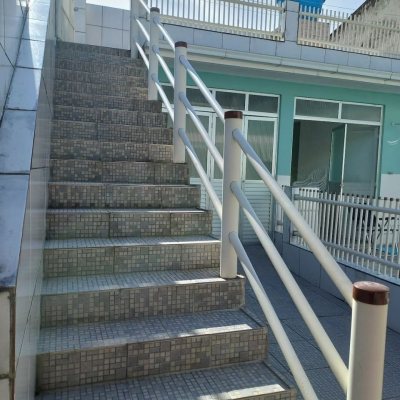 Casa Residencial com 156m², 4 quartos, 1 suíte, 3 garagens, no bairro Barreiros em São José